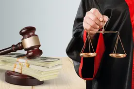 吉林一公务员在内蒙古违规兼职律师执业，被注销律师执业证书图片