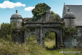 法国摄影师环游世界拍摄的最美丽的13座废弃城堡图片