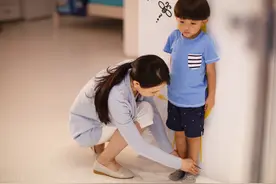 宝宝挑食个子长不高，主要原因有3个，大部分都出在父母身上图片