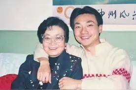 结婚22年坚持丁克生活，到48岁直言后悔了，康辉经历了什么？图片