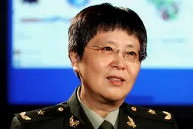 他是护国战神的儿子，如今子承母业：好的家庭教育是身教大于言传图片