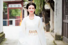 67岁赵雅芝再穿古装梦回白素贞，气质圣洁太美了，驻颜有术不见老图片
