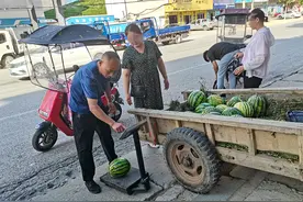 河南卖瓜男子名叫马良，他渴望有一支神笔，为儿子画出救命钱图片