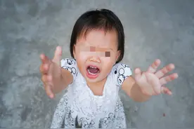 宝宝的“暴脾气”不知道随谁？娘胎里就定了和孕妈这三个习惯有关图片