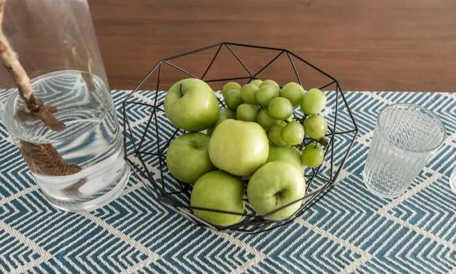 以舒适感为主旋律的88㎡小家，优化布局，两室变三室，好看又好住