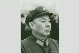 这位上将写申诉信，毛主席：此人可“解放”，海军或陆军安排工作图片