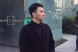 林生斌和小乐大儿子疑曝光，一年学费十多万，豪车接送图片