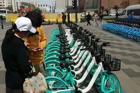 郑州新款共享单车“出街”一周多：停车点已大幅增设，单车卡到期时间将顺延图片