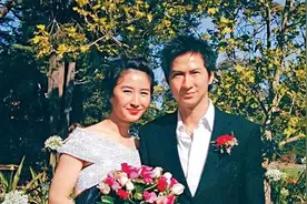 张家辉关咏荷太厉害了吧，究竟是如何把女儿生成这么神奇的长相的图片