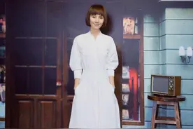 不愧是气质女神袁泉！不管什么衣服都能穿出高级感，天生衣架子图片