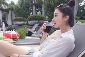十多年前获得台湾地区网络十大人气美女第一名，如今依然青春绝美图片