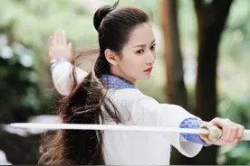 新《倚天》陈钰琪火了，祝绪丹也火了，如今这两个女配角也要火了图片