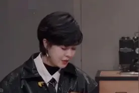 女星郁可唯自曝被催婚，爸爸直接拿男生照片介绍，如今38岁仍单身图片