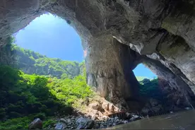 贵州有一座溶洞，里面有九个洞，一洞建有发电站，八洞相传有宝藏图片