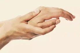 夜间手麻，小心腕管综合征惹的祸，崔医生告诉你如何判断与治疗图片