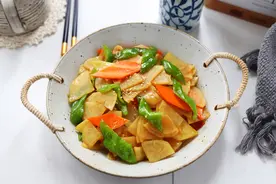 我家最爱的土豆吃法，简单炒一炒，不加肉也好吃，孩子超爱吃图片