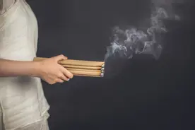 脾胃弱，百病缠！艾灸一个穴位，护脾胃，祛病邪图片