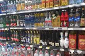无论啥价位的白酒，在酒瓶上找到“3个记号”，就是酒精酒，别买图片