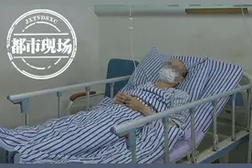 43岁男子每晚起夜五六次，肾上长15公分巨大肿瘤，医生：定期体检图片