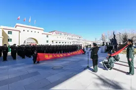 重温入伍誓词 培塑红色基因——西藏军区拉萨警备区某团组织新兵参观军区军史馆图片