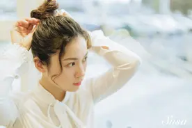 故事：单身30年没对象，对门搬来一个帅邻居，不久她喜提男友图片