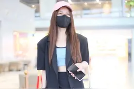 半袖西装又火了！可盐可甜还能藏肉，看一眼就被种草了图片