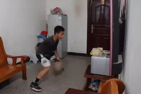 库里寻找的中国少年，就是他图片