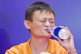 世上最贵的7种矿泉水，一瓶顶一辆奔驰跑车，最贵的瓶盖都镶钻图片