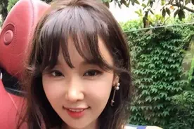 韩国51岁大妈，有着20岁脸蛋身材，冻龄全靠练瑜伽，你也能练图片