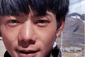 深扒丁真爆红，惊叹背后的国企老板，原来也曾是火上热搜的男主角图片