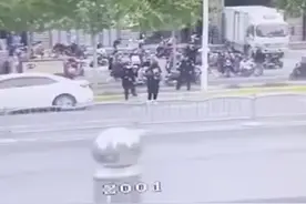我跌跌撞撞奔向你，只为抓住你！图片