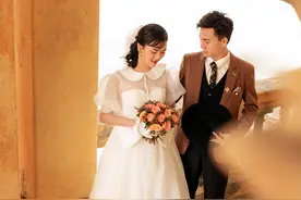 中世纪复古婚纱，带你走进公主梦图片