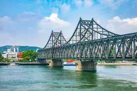 中国最大的边境城市：辽宁丹东，当地烧烤闻名东三省图片