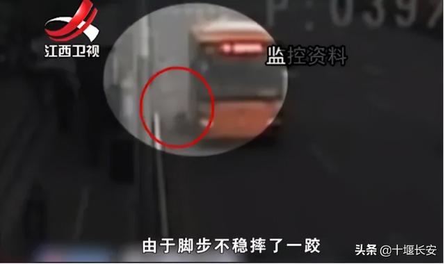 这个讹人的老太太还扬言:“病好了我要杀他”,住院老太太一句话引发全网愤怒....