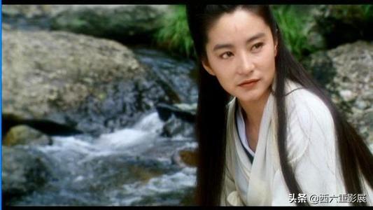 《鹿鼎记2》换女主，周星驰险遭暗杀，成龙被逼逃亡美国