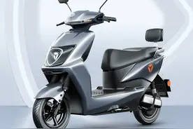 雅迪冠能T7-200与爱玛A500，到底哪款车型性能更佳？用数据告诉你图片