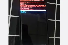 一觉醒来崩溃了，三星手机黑屏、重启还乱码图片