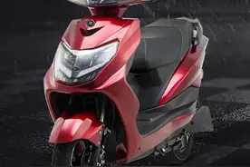 爱玛又推新电动车畅途，配备60V32Ah铅酸电池，最大续航150km图片