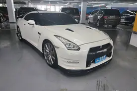 男人眼中的神，小姐姐眼中破日产，八年的GTR开价90万该不该买？图片