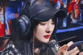 杨幂王者首秀自闭，被暴打的她直呼：太无情了图片