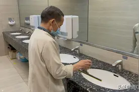 不可思议！贵阳机场男厕所洗手台铺满化石！专家称距今已有4亿年图片