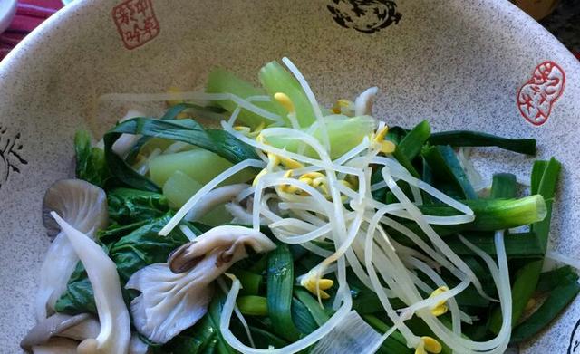 就这“菜”含硫氨基酸，女人常吃补充蛋白质，还防脱发，营养棒