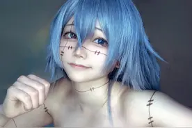 因cos得太过于逼真，被“人人喊打”，别说，拳头还真硬了图片