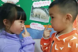 孩子爱“挖鼻孔”，长大后难以摆脱这三种结局，父母应尽快纠正图片