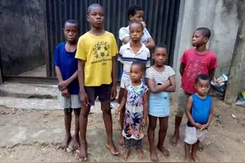 尼日利亚警方救出8名被拐孩童，其中一名15岁女孩已怀孕图片