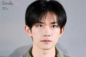 易烊千玺打拼过往太心酸！留下沉痛代价，成名背后隐藏苦衷图片
