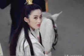 张敏回眸，朱茵眨眼，林青霞饮酒，90年代的女星每个都绝绝子图片