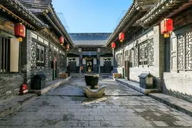 俗语：门前川字路，年年破财辈辈穷，为啥？门前有川字路不好吗？图片