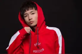 莎莉和十四剑姬怼起来了？一个质疑请演员，一个开始嘲讽卡分图片
