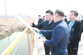 二道区委主要领导开展春季巡河工作图片